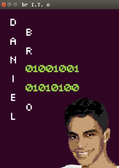 Terminal do Ubuntu mostrando o nome Daniel Brito verticalmente à esquerda, onde as letras IT estão como sua representação binária; e uma pixel arte do rosto de Daniel à direita.